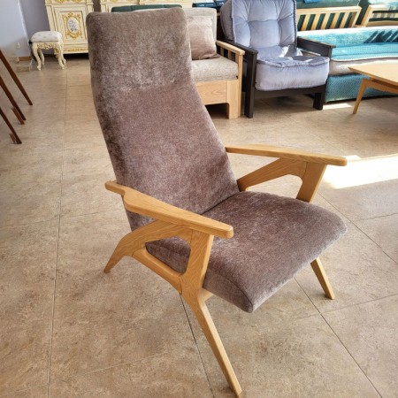 Soft armchair Scorpion 1065×810×700 with wooden armrests